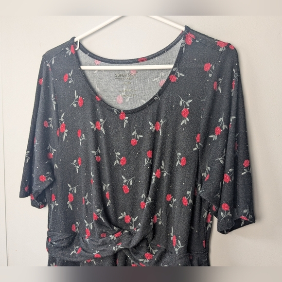 TORRID Roses Pattern Plus Size Dress Size 2x Super Soft Short Sleeve - Picture 2 of 10